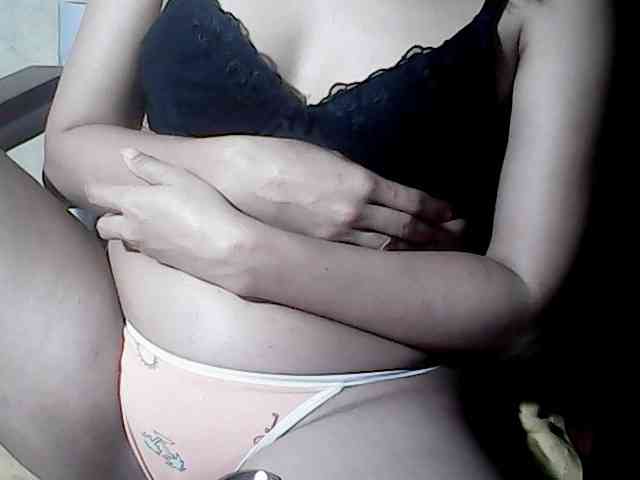 HornyNica webcam