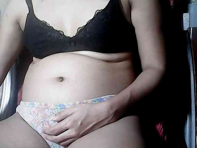 HornyNica webcam