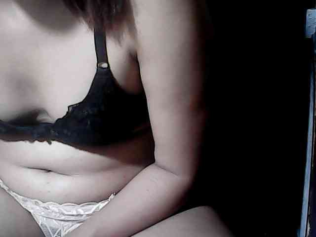 HornyNica webcam
