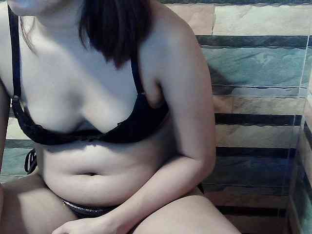 HornyNica webcam
