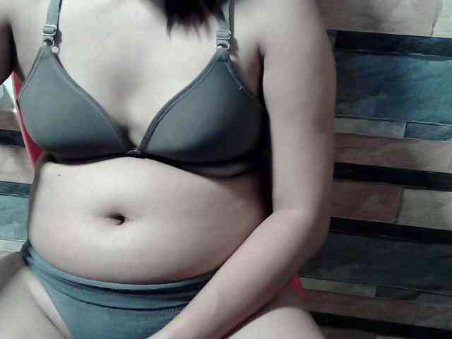 HornyNica webcam