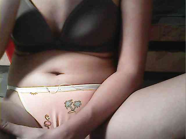 HornyNica webcam