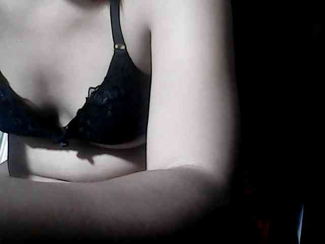 HornyNica webcam
