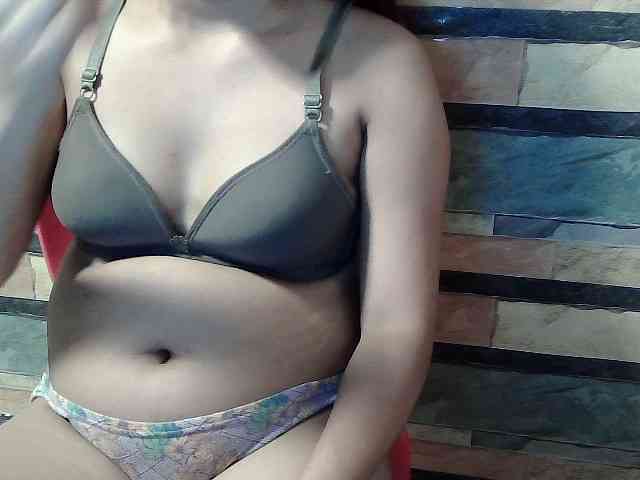 HornyNica webcam