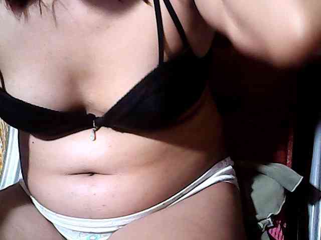 HornyNica webcam