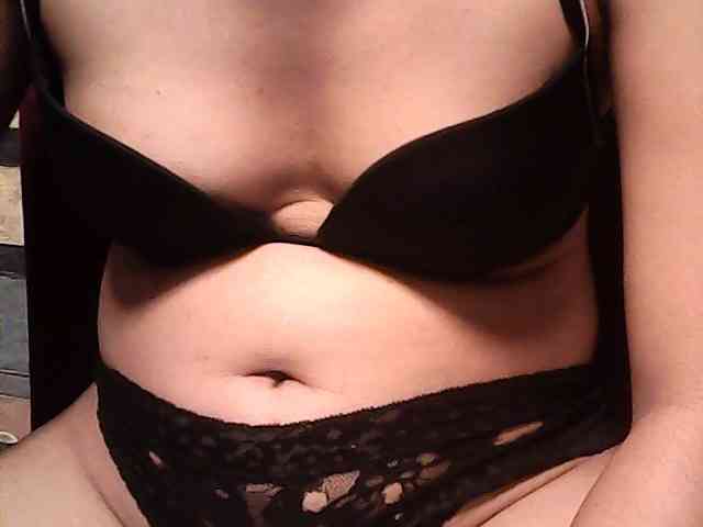 HornyNica webcam