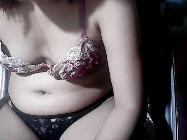 HornyNica webcam