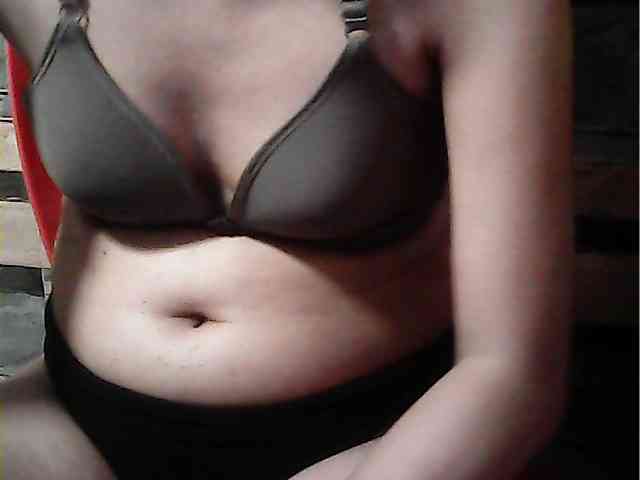 HornyNica webcam