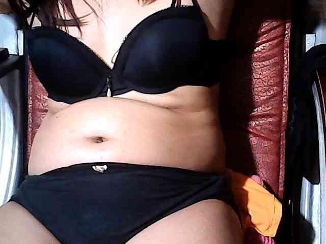 HornyNica webcam