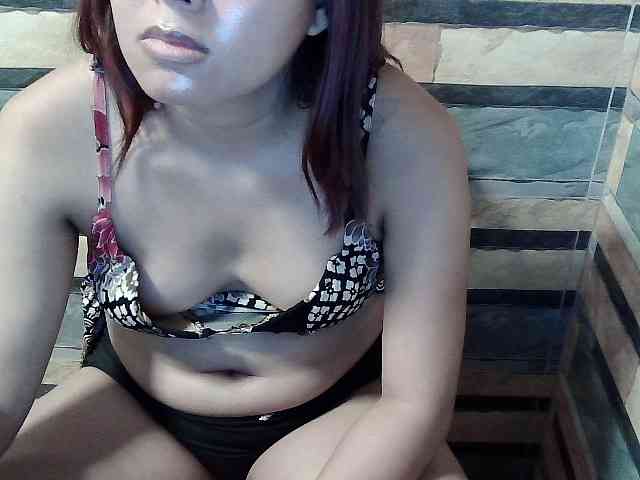 HornyNica webcam