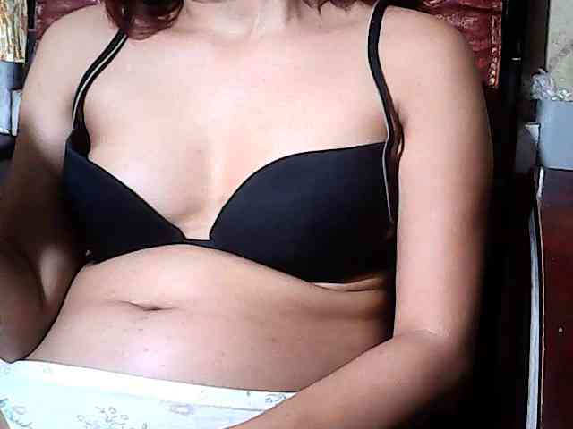 HornyNica webcam