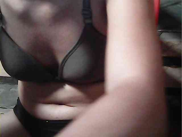 HornyNica webcam