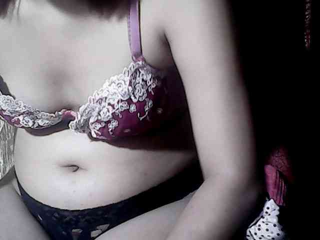 HornyNica webcam