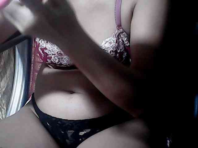 HornyNica webcam