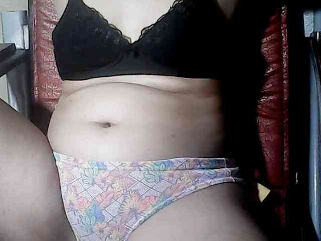 HornyNica webcam