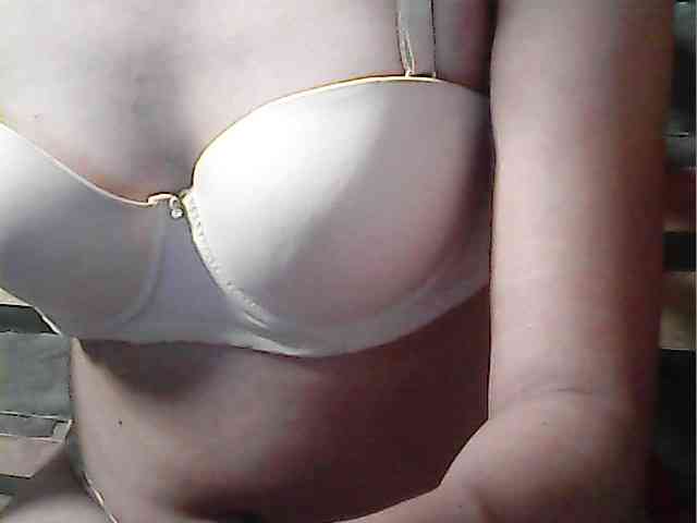 HornyNica webcam