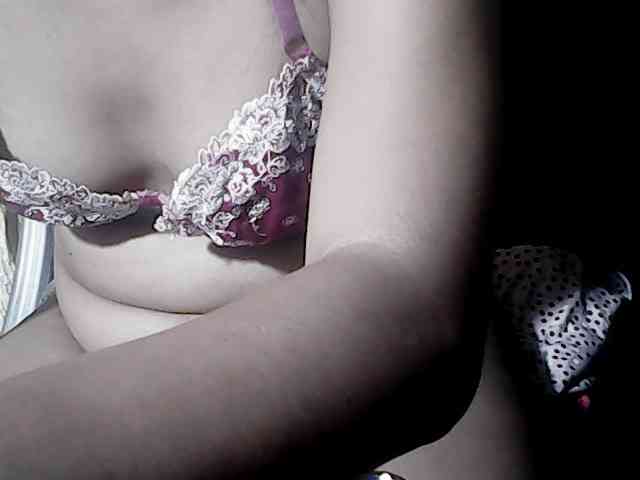 HornyNica webcam