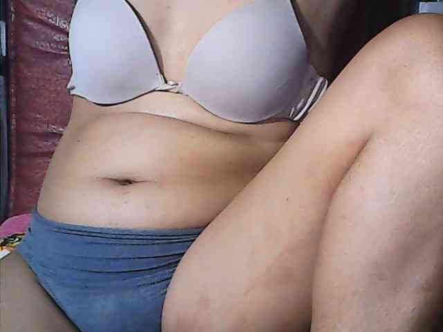 HornyNica webcam