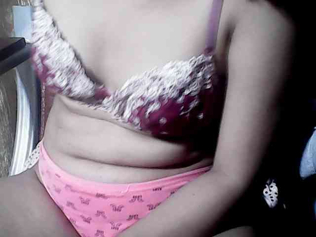 HornyNica webcam
