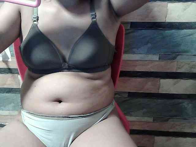 HornyNica webcam