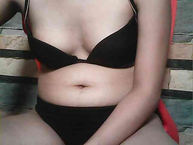 HornyNica webcam