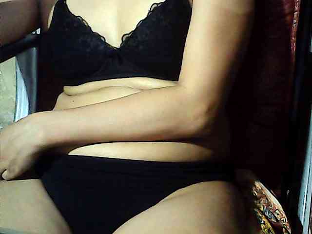 HornyNica webcam