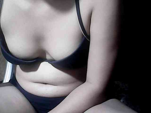 HornyNica webcam
