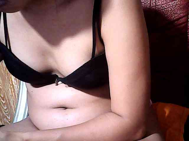 HornyNica webcam