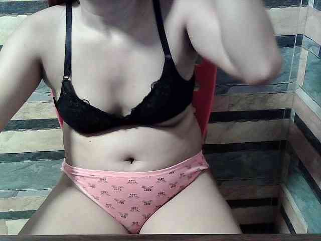 HornyNica webcam