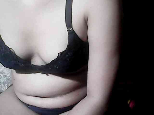 HornyNica webcam