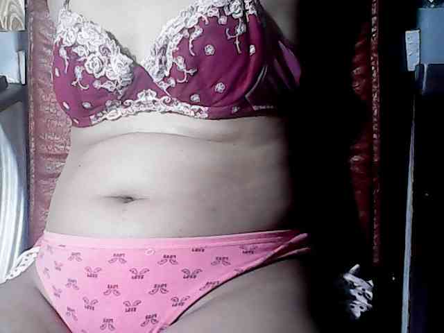 HornyNica webcam