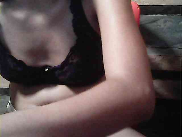 HornyNica webcam