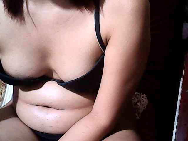HornyNica webcam
