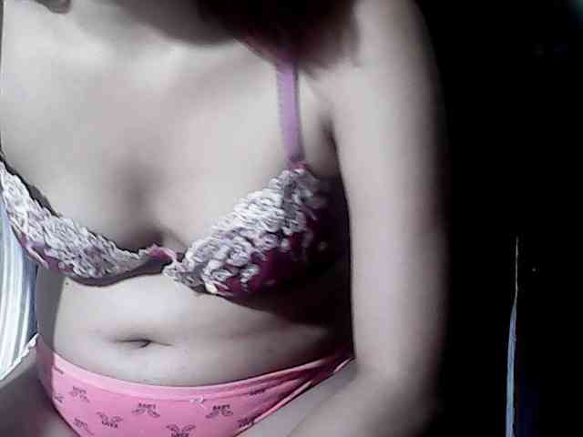 HornyNica webcam