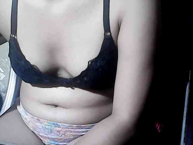 HornyNica webcam