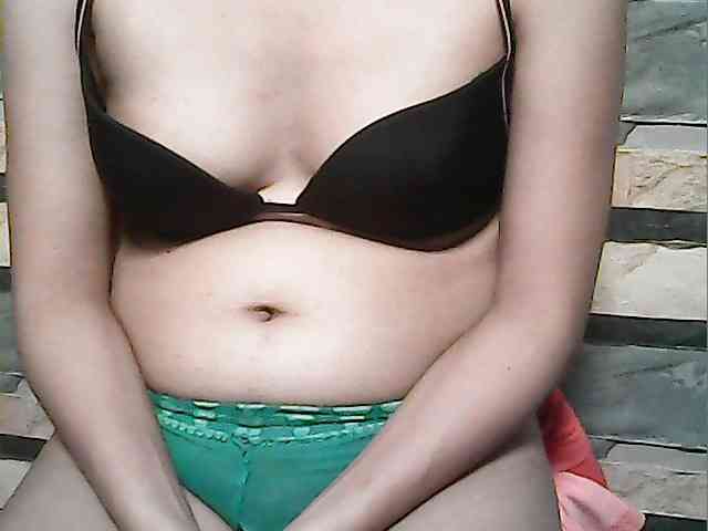 HornyNica webcam