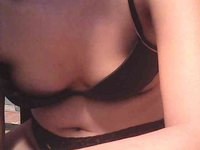 HornyNica webcam