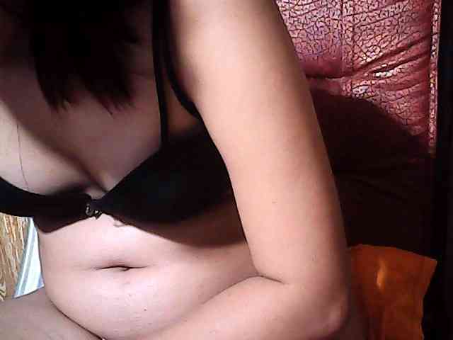 HornyNica webcam