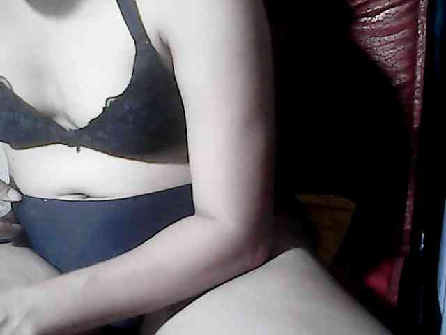 HornyNica webcam