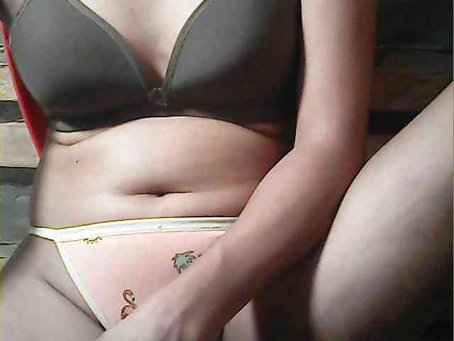 HornyNica webcam