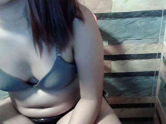 HornyNica webcam