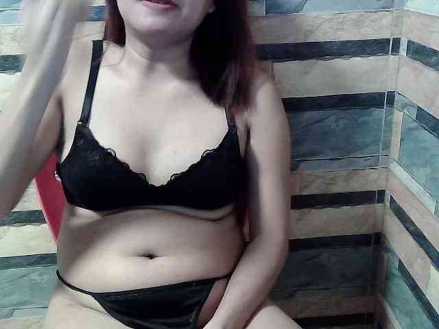 HornyNica webcam