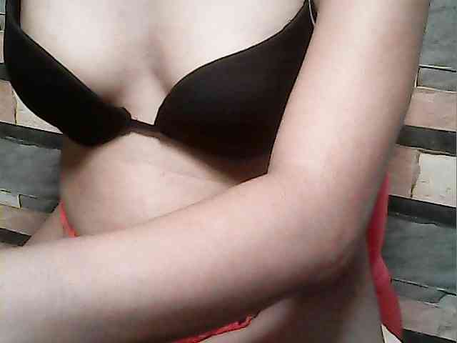 HornyNica webcam