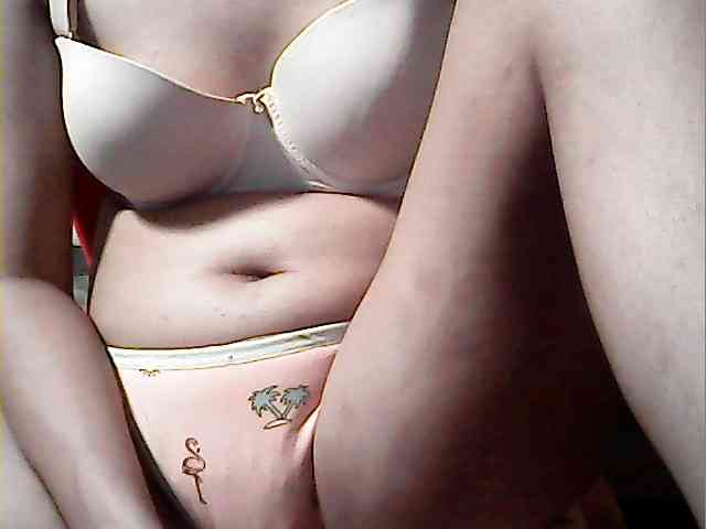 HornyNica webcam