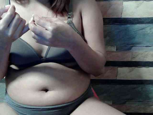 HornyNica webcam