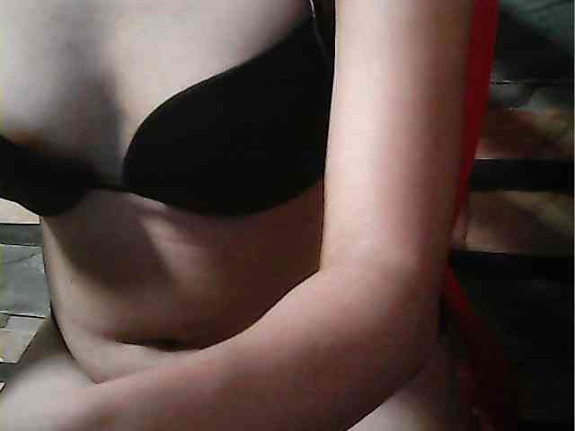HornyNica webcam