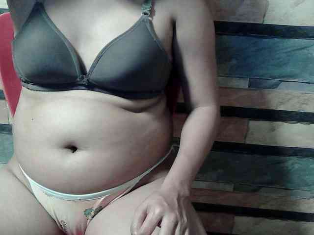 HornyNica webcam