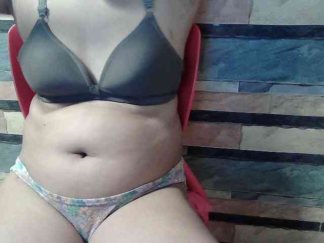 HornyNica webcam