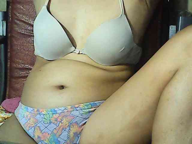 HornyNica webcam