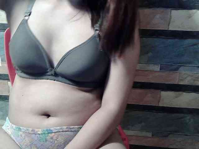 HornyNica webcam